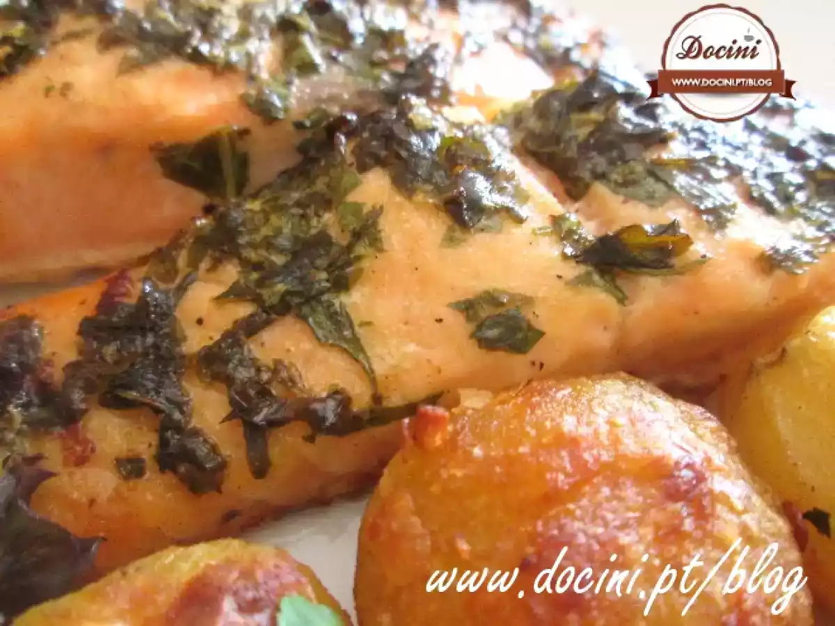 Salmão no Forno com Manteiga de Ervas - foto 2