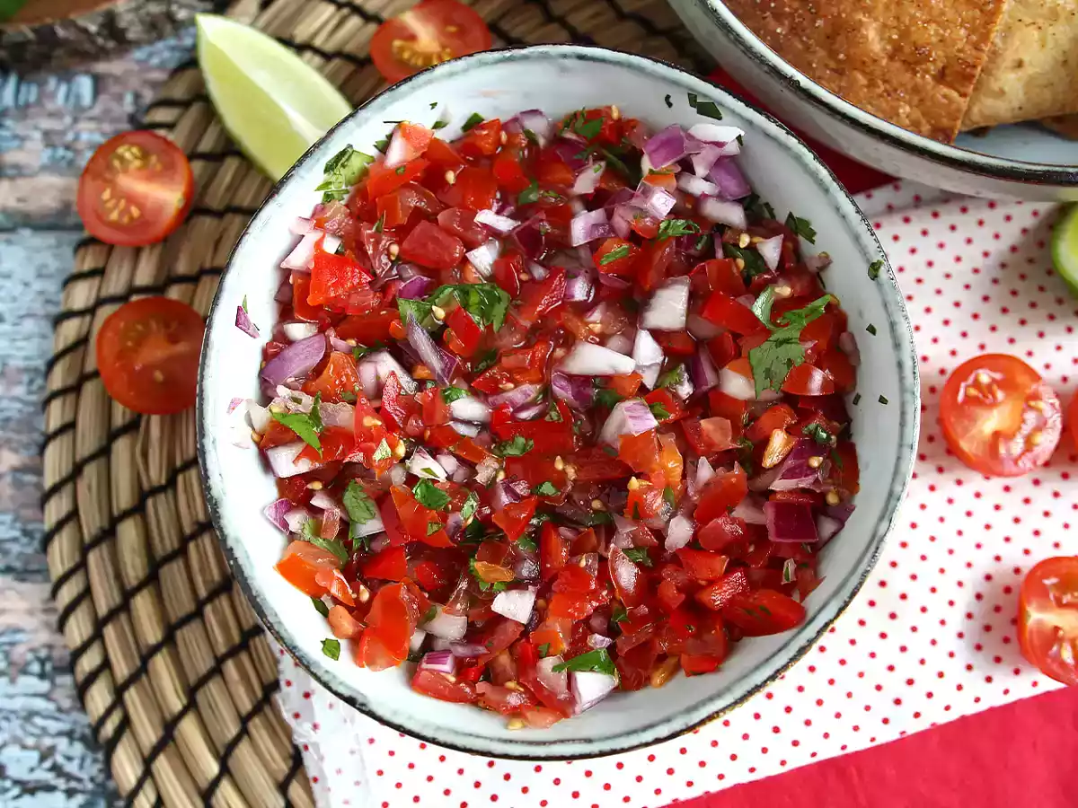 Salsa mexicana Pico de gallo e doritos caseiros - foto 6
