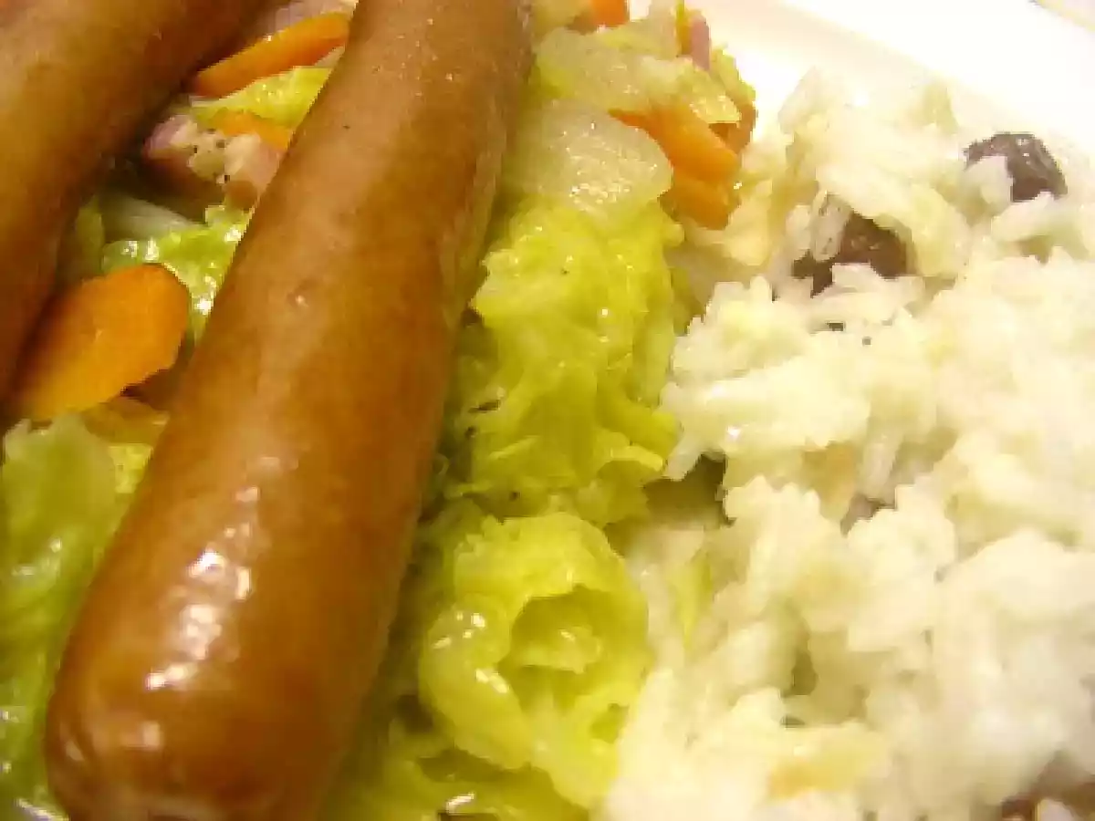 Salsichas com Couve Lombarda