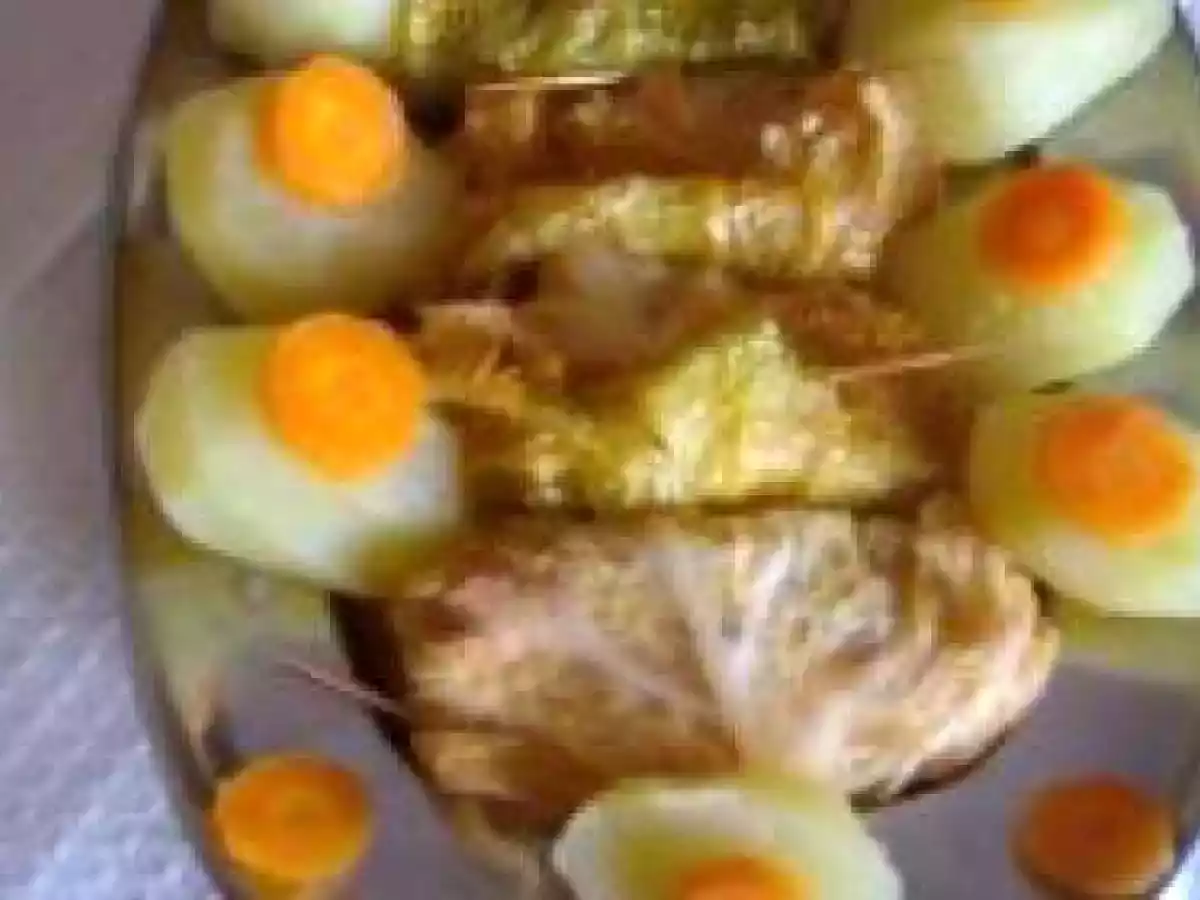 Salsichas enroladas em couve