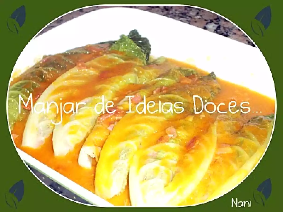 Salsichas Enroladas em Couve Lombarda