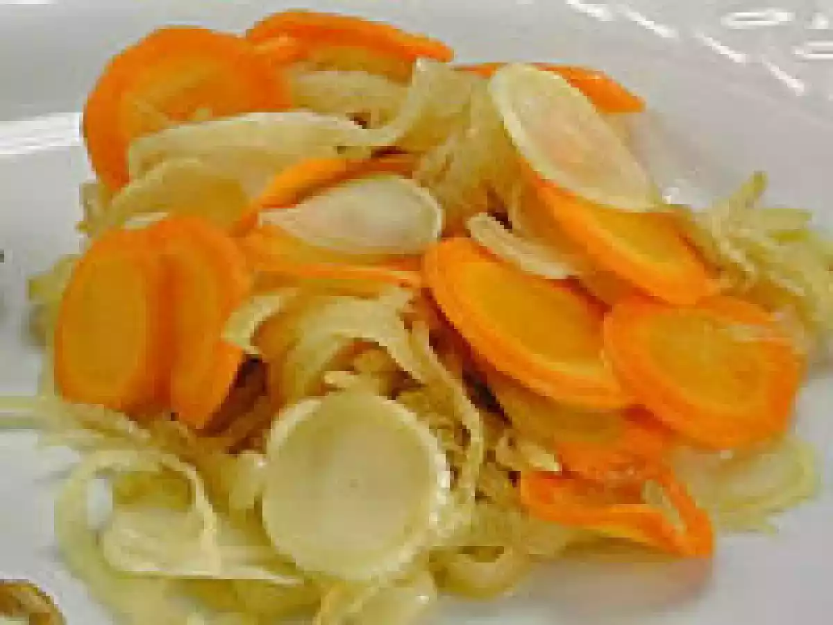 Salteado de Cenoura com Erva-Doce (vegana)