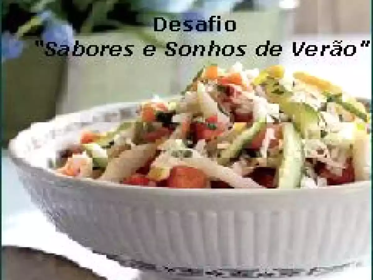 Sanduíche de Croissant com Salada de Tomate e Pepino