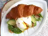 Sanduíche de croissant para brunch, foto 3
