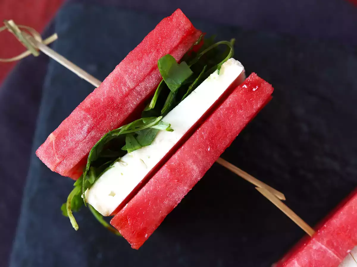 Sanduíche de melancia com feta e rúcula, a receita viral mais fresca para o verão! - foto 2