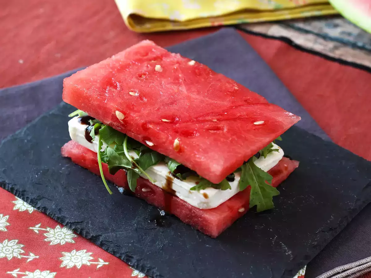 Sanduíche de melancia com feta e rúcula, a receita viral mais fresca para o verão! - foto 5