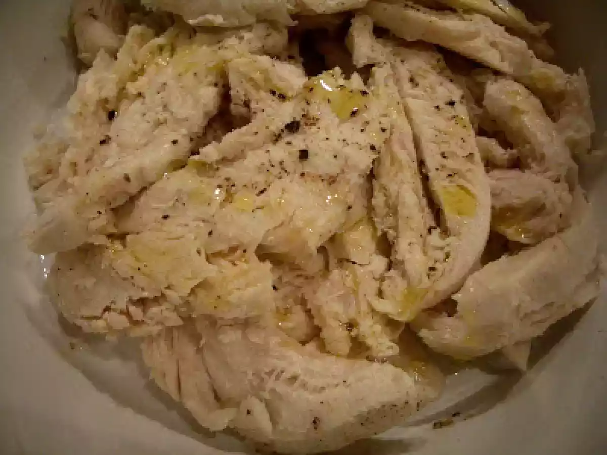Sanduíche de peito de frango com relish de tomates verdes. - foto 2