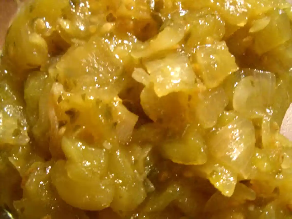 Sanduíche de peito de frango com relish de tomates verdes. - foto 6