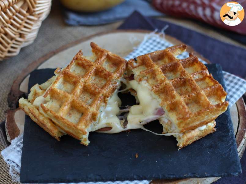Sanduíche de waffles com batata e queijo, foto 4