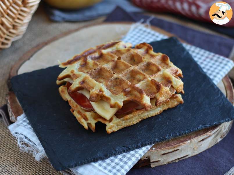 Sanduíche de waffles com batata e queijo, foto 5
