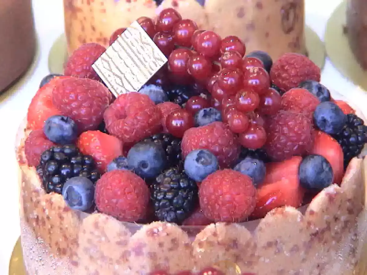SANGRIA DE ESPUMANTE COM FRUTOS SILVESTRES - Receita!