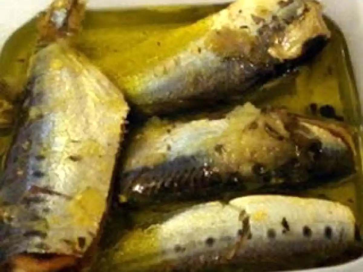 SARDINHAS EM CONSERVA ( feito na panela de pressão)