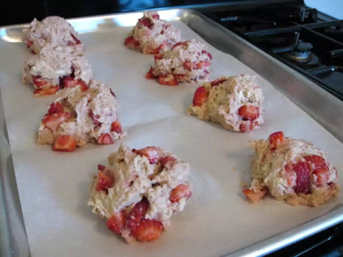 Scones de Amêndoa e Morango - foto 2