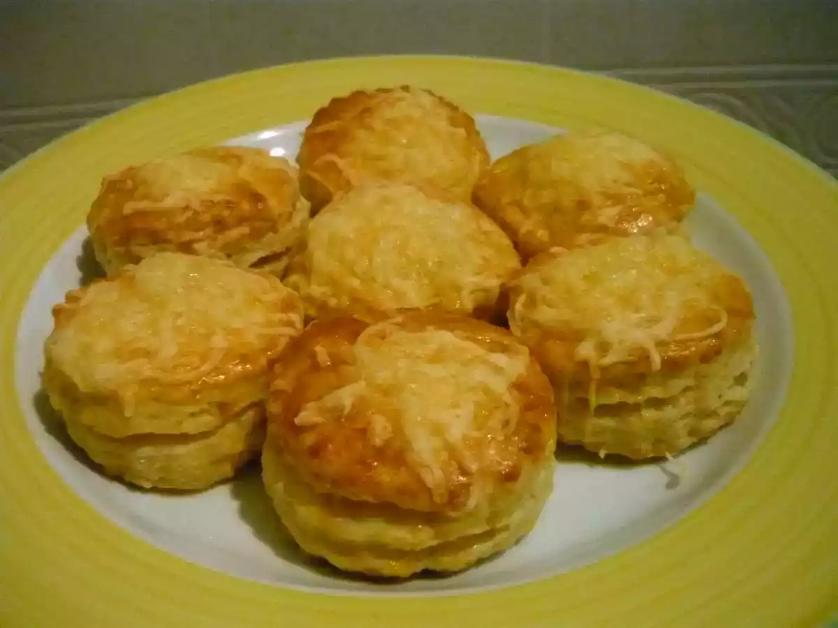 SCONES DE QUEIJO