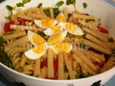 Semana Vegetariana: Salada de espirais com espargos, ananás e milho