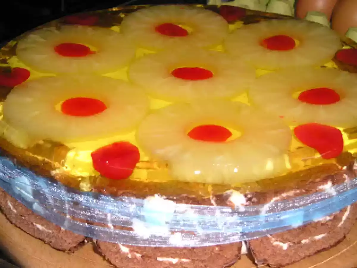 Semifrio de ananás com torta de chocolate