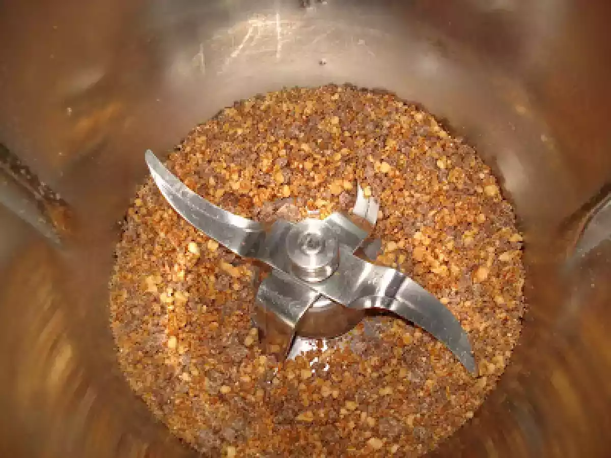 SEMIFRIO DE DOCE DE LEITE, CAFÉ E BOLACHA TORRADA COBERTO DE NOUGATT E CHOCOLATE... - foto 2