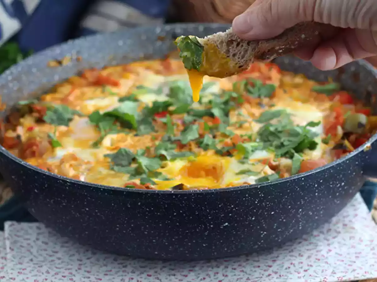 Shakshuka (Ovos com molho de tomate) - foto 3