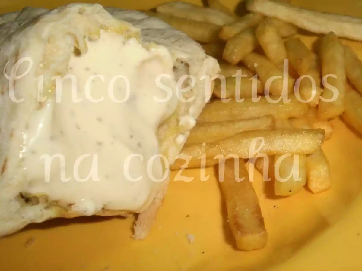 Shoarma de frango com molho de alho