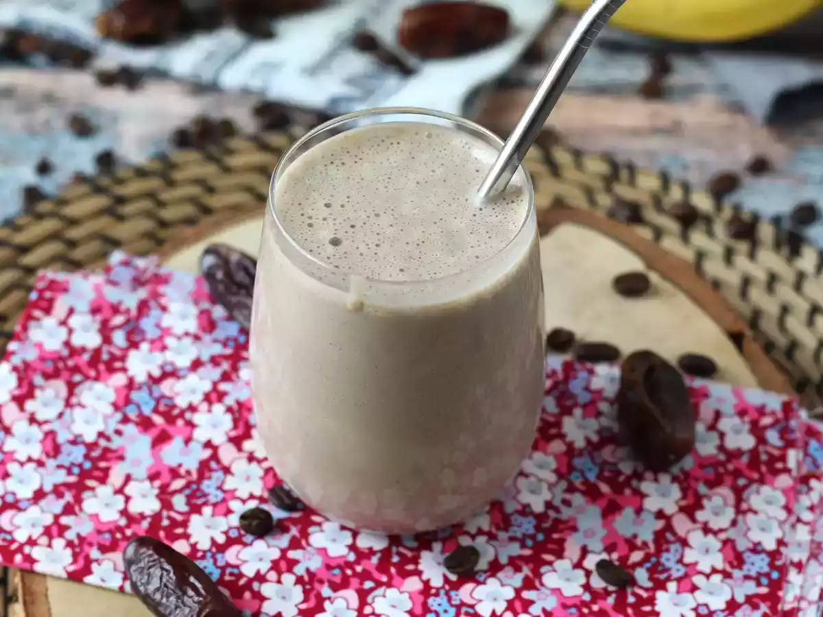 Smoothie energizante de café e tâmaras: Sabor e disposição para o dia - foto 4