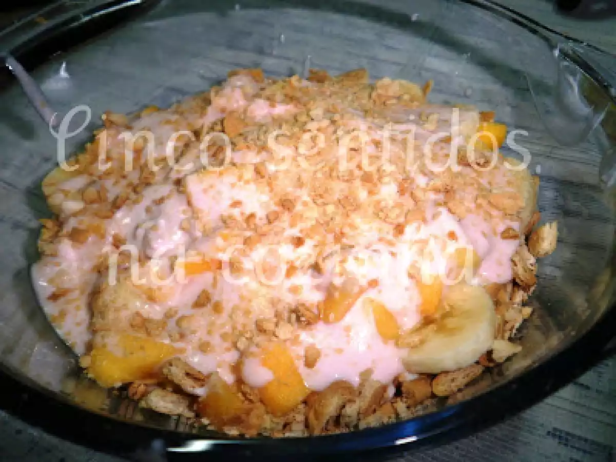 Sobremesa de iogurte, fruta e bolacha - foto 3