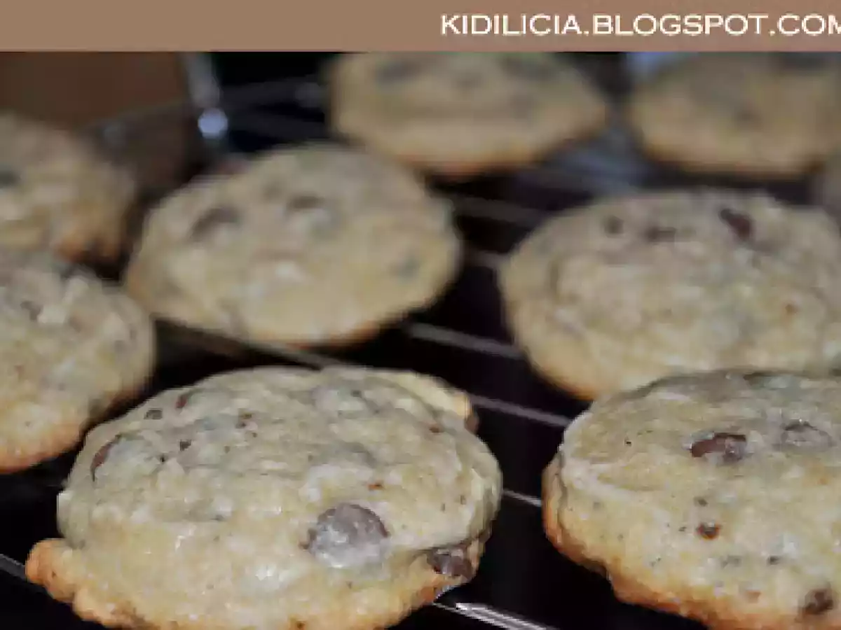 Soft and Chewy Chocolate Chip Cookies