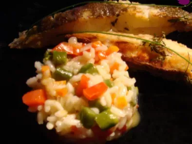Solha no forno com arroz de espargos e cenoura