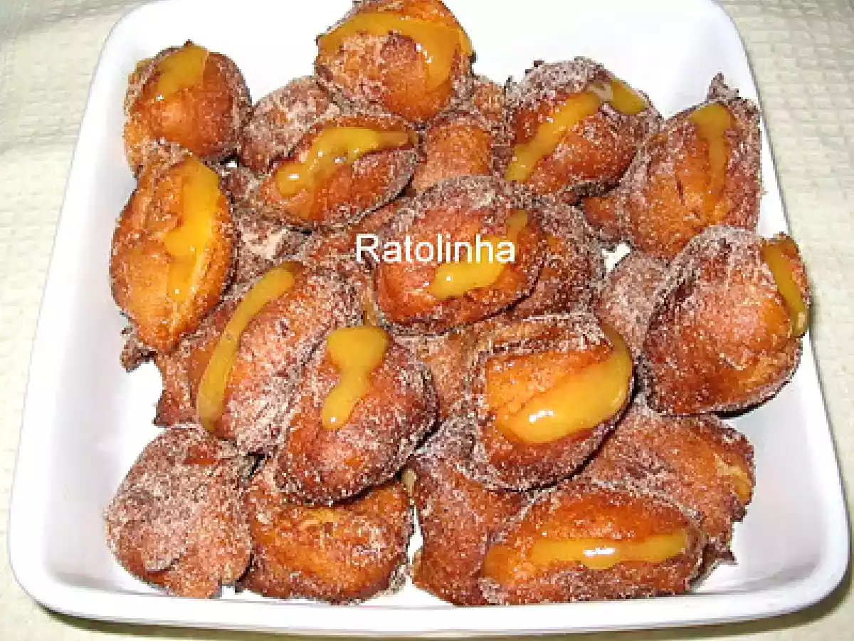 Sonhos simples e recheados