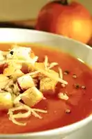 Sopa creme de tomates pelados