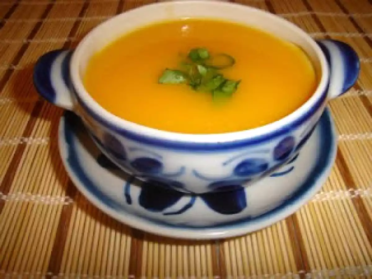 Sopa de abóbora cremosa