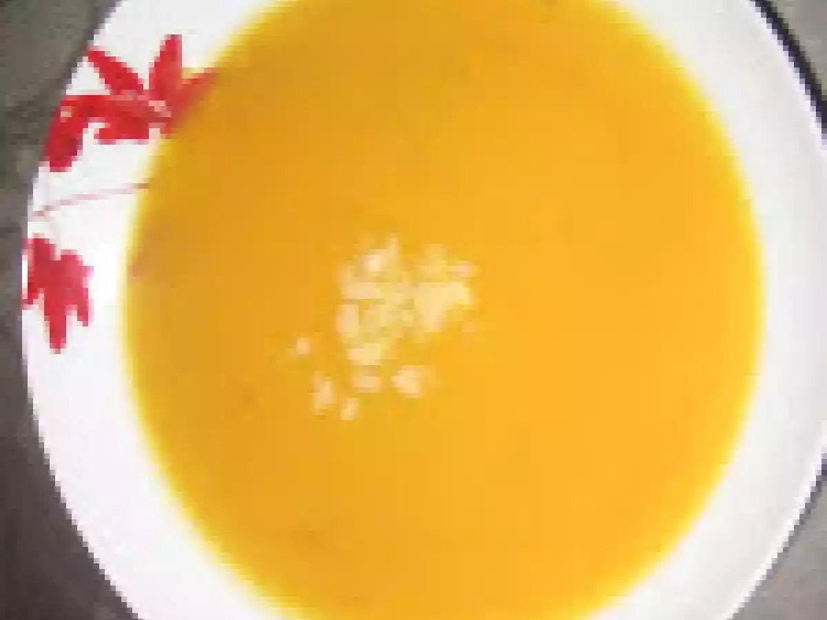 Sopa de abóbora e batata doce com feijão branco e tomilho limão