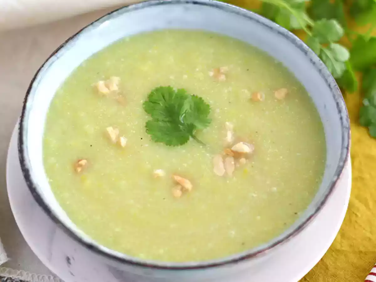 Sopa de alho poró francês, leite de coco e caril (curry) - foto 2