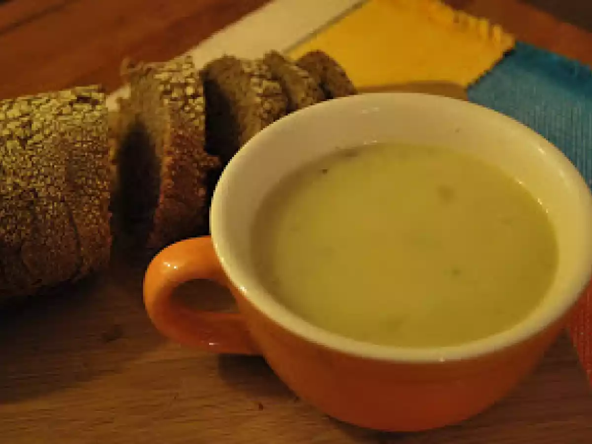 Sopa de batata doce e tomilho
