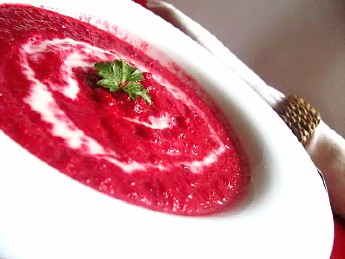 Sopa de beterraba vermelha