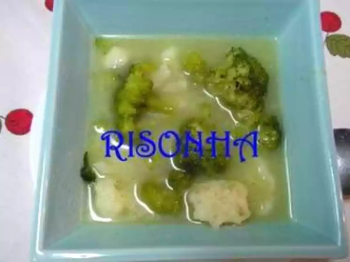 Sopa de bróculos e couve flor