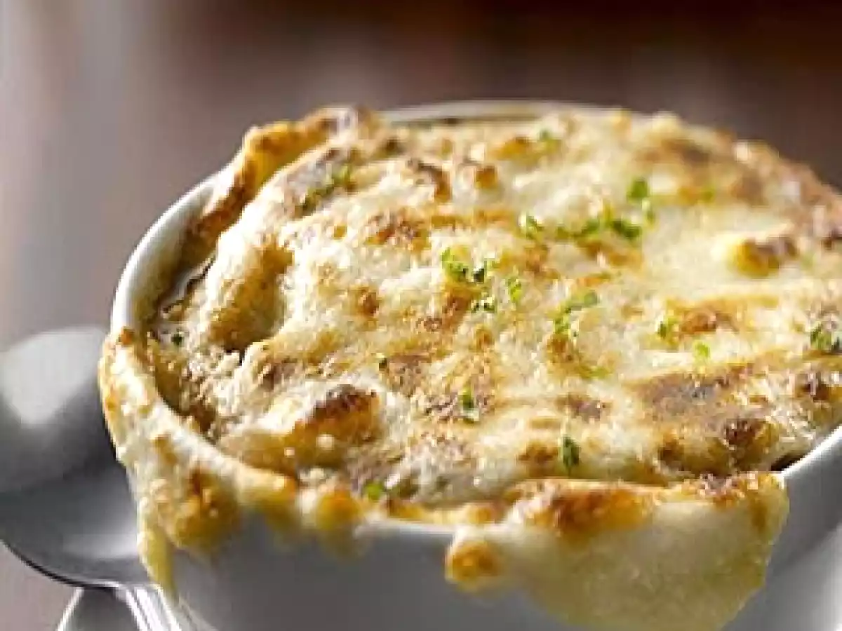 Sopa de Cebola Gratinada
