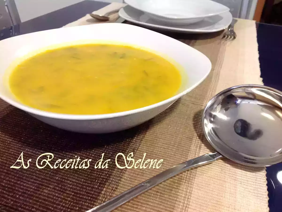 Sopa de Cenoura e Feijão Verde na Yammi