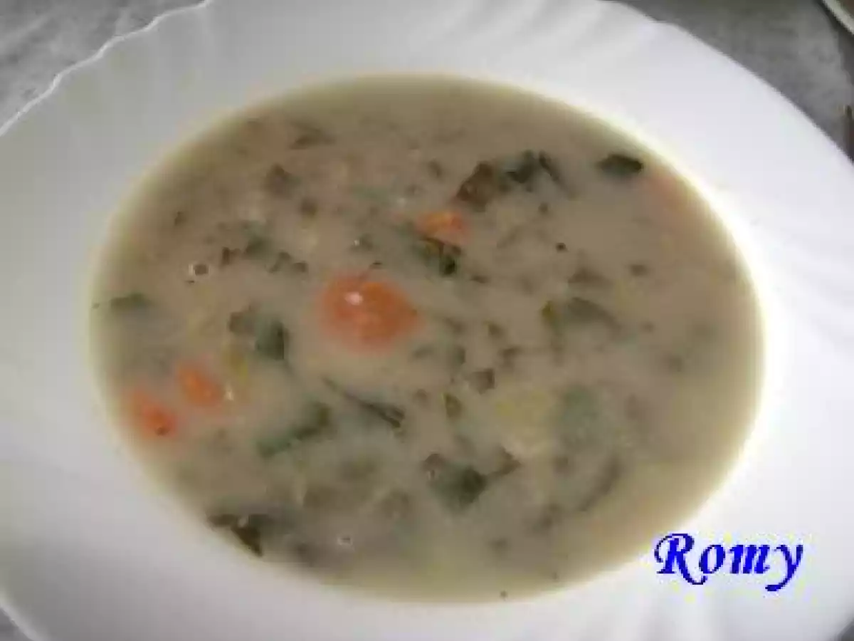 Sopa de couve com feijão manteiga