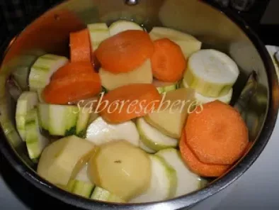 Sopa de Curgete com Legumes laminados