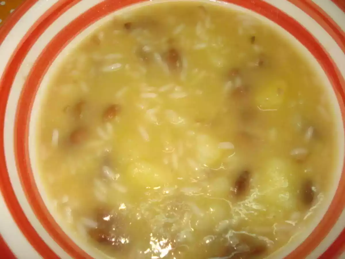SOPA DE FEIJÃO COM ABÓBORA