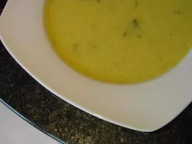 Sopa de feijão com coentros