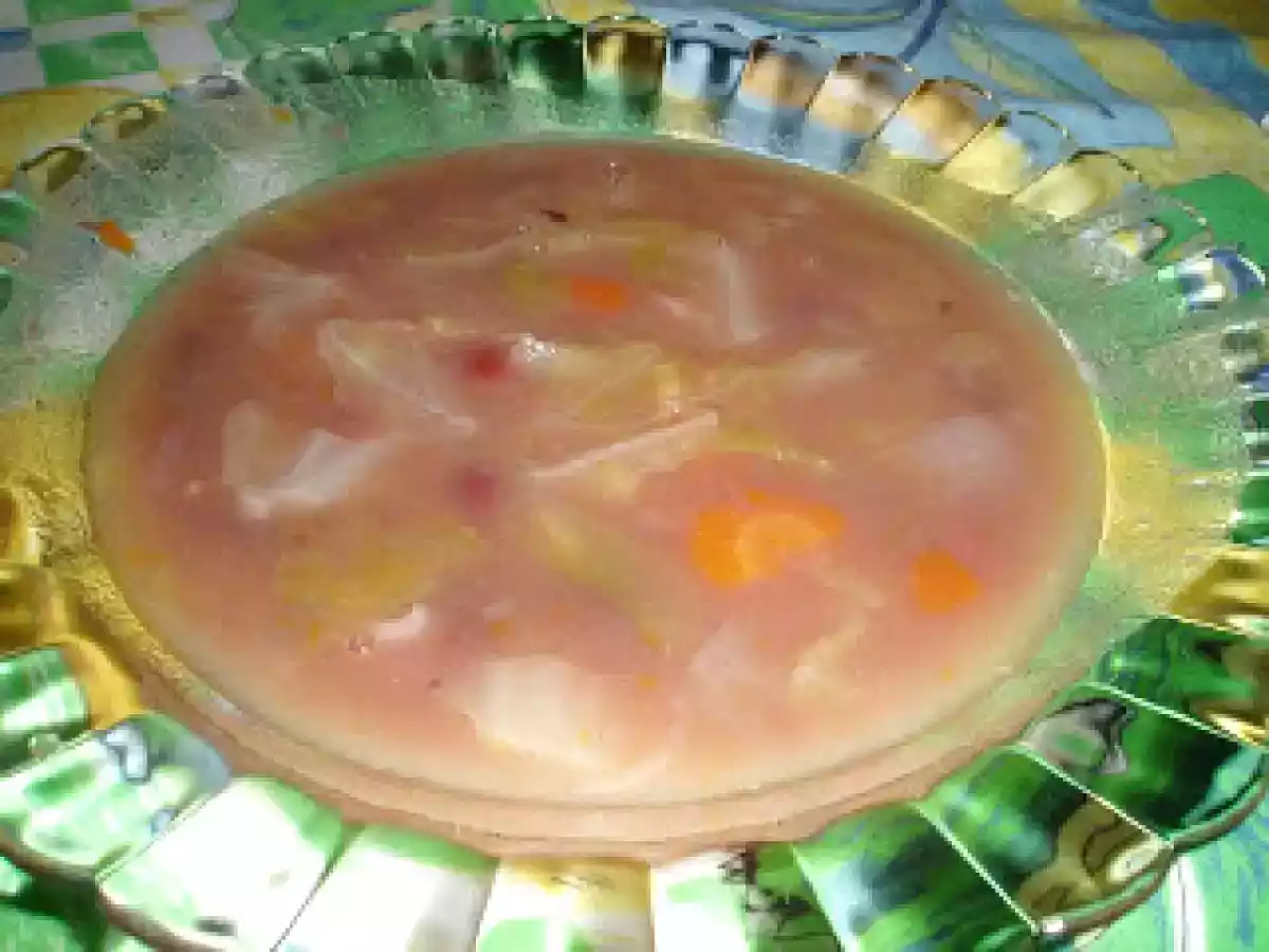 Sopa de feijão e carne