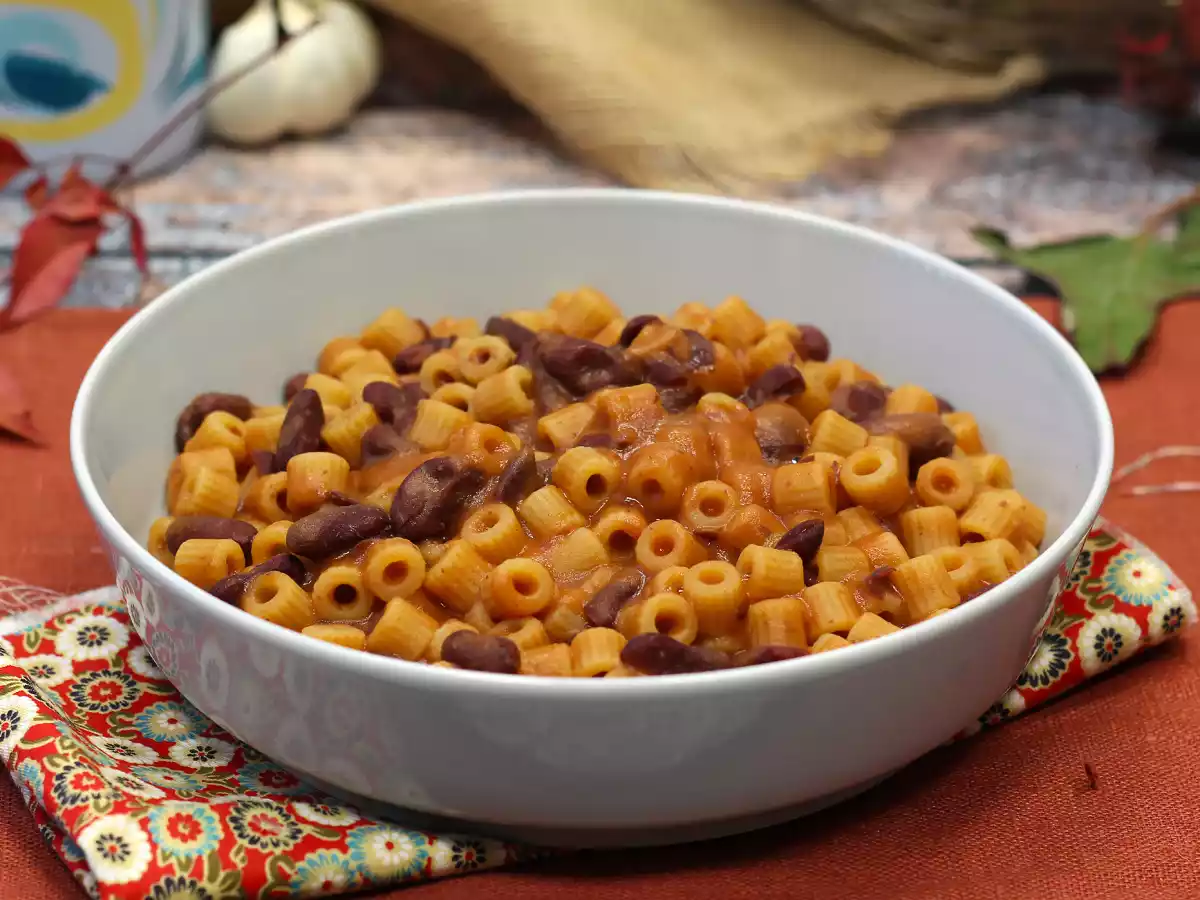 Sopa de feijão e macarrão