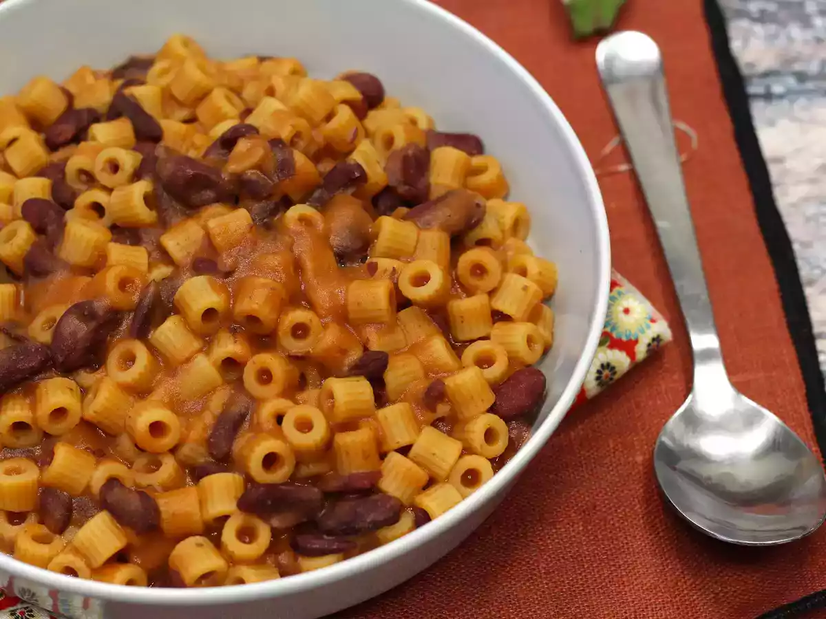 Sopa de feijão e macarrão - foto 2