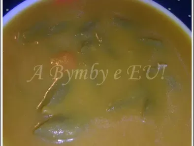 Sopa de feijão verde e cenoura