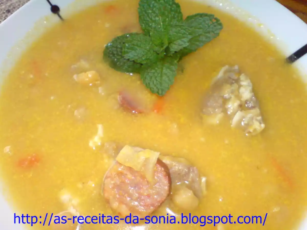 Sopa de grão com carne