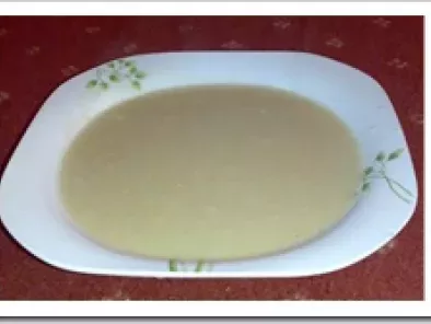 Sopa de grão de bico grega (Revithia)