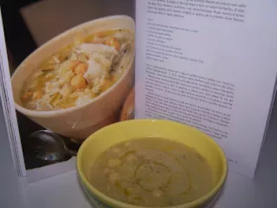 Sopa de grão e alho francês do Jamie Oliver