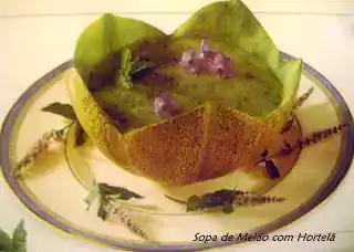 Sopa de melão com hortelã