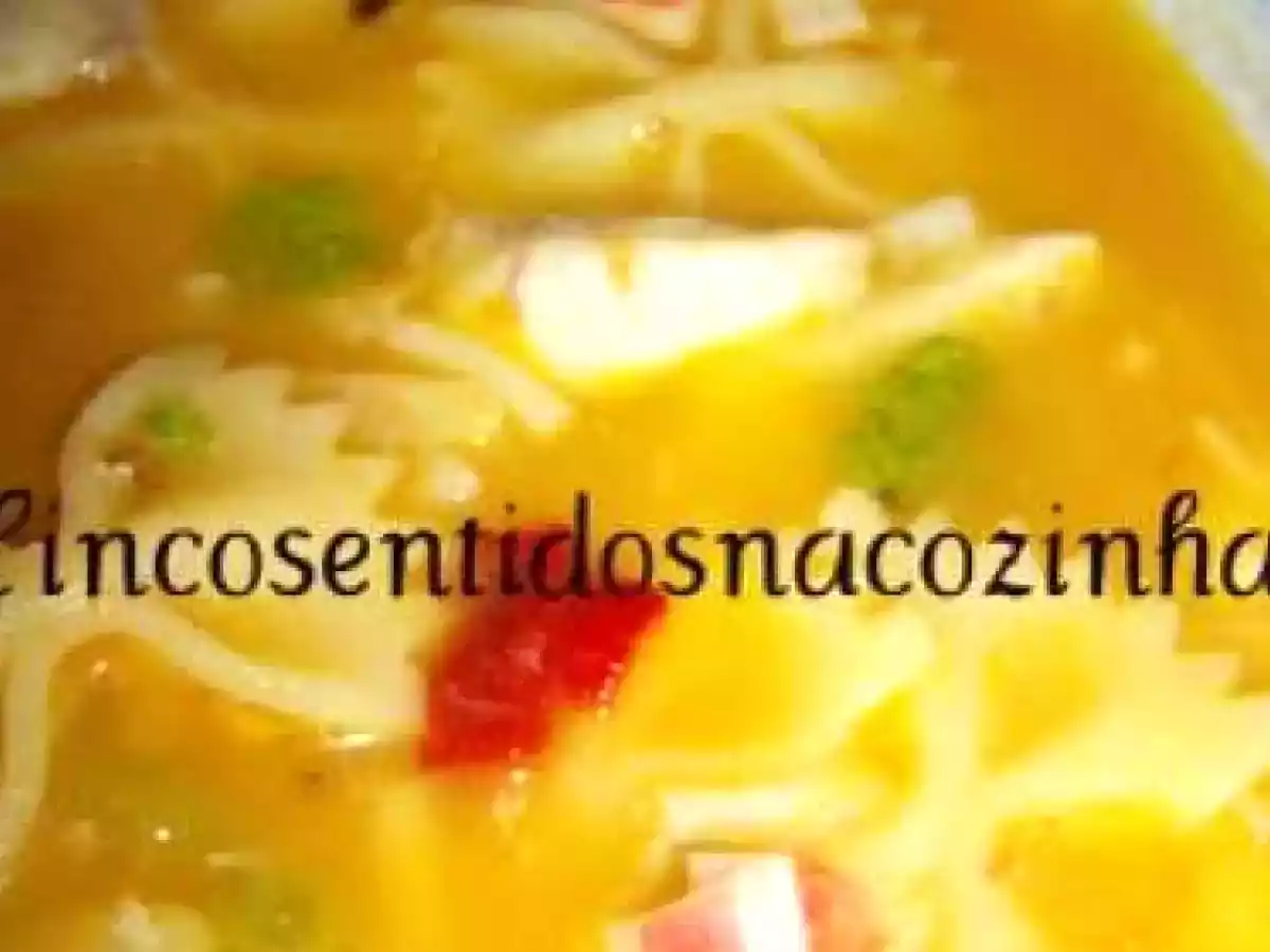 Sopa de peixe com ervilhas e delicías do mar - foto 2